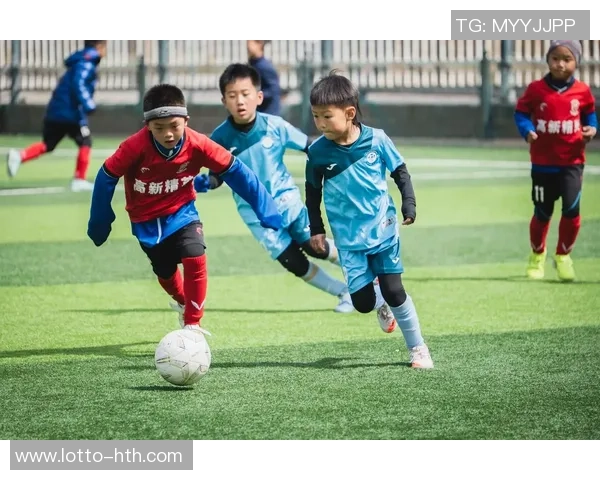 女生热爱足球的魅力与挑战探索她们在绿茵场上的精彩表现与成长故事